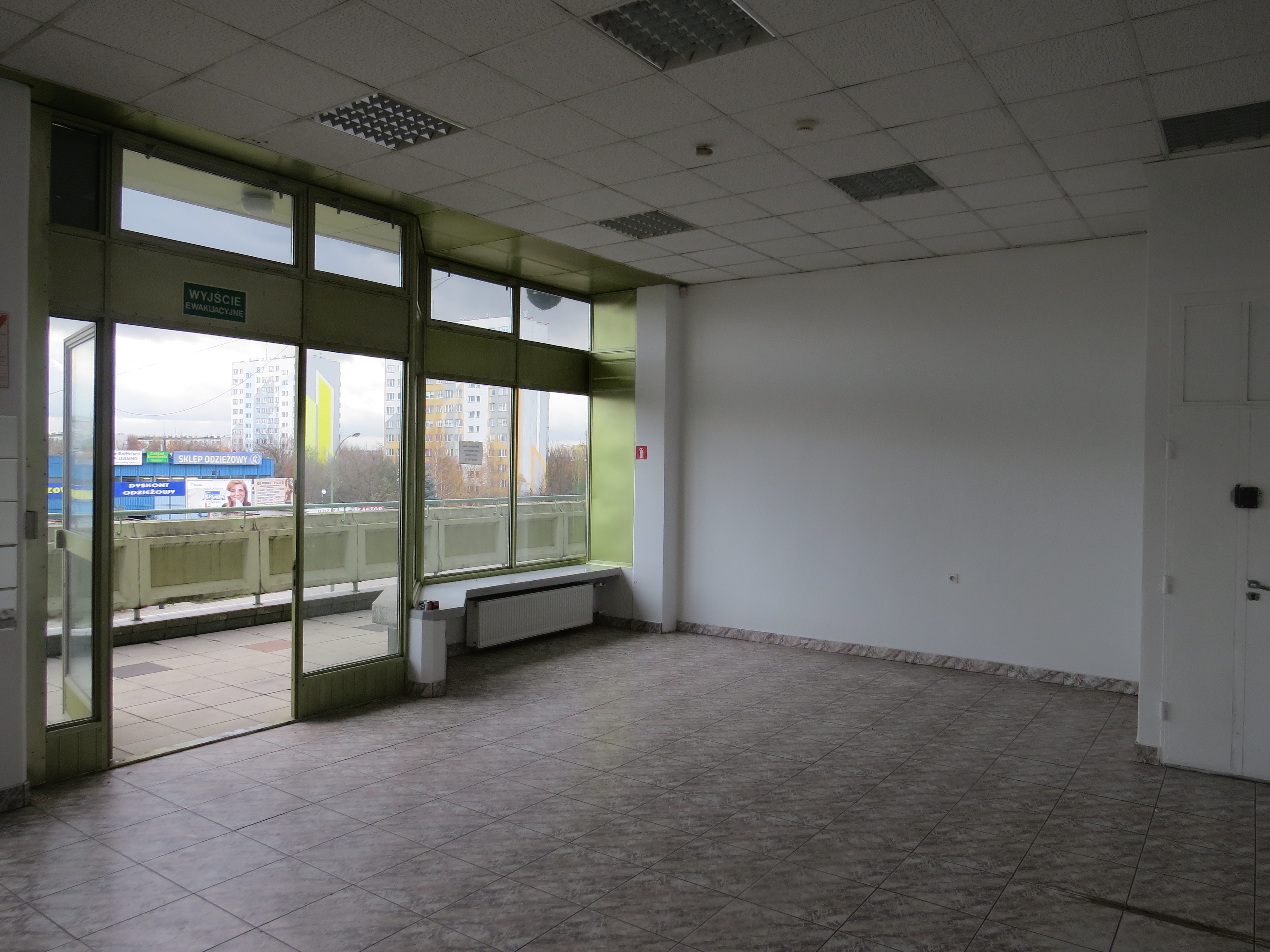 SPRZEDAM LOKAL HANDLOWY w Mielcu, pow. 77,03m², w Pasażu obniżenie ceny do 269000zł